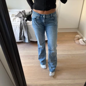 Replay jeans  - Snygga Lågmidjade bootcut jeans från Replay som knappt är använda!! Storlek 29/30🙌🏽❤️‍🔥