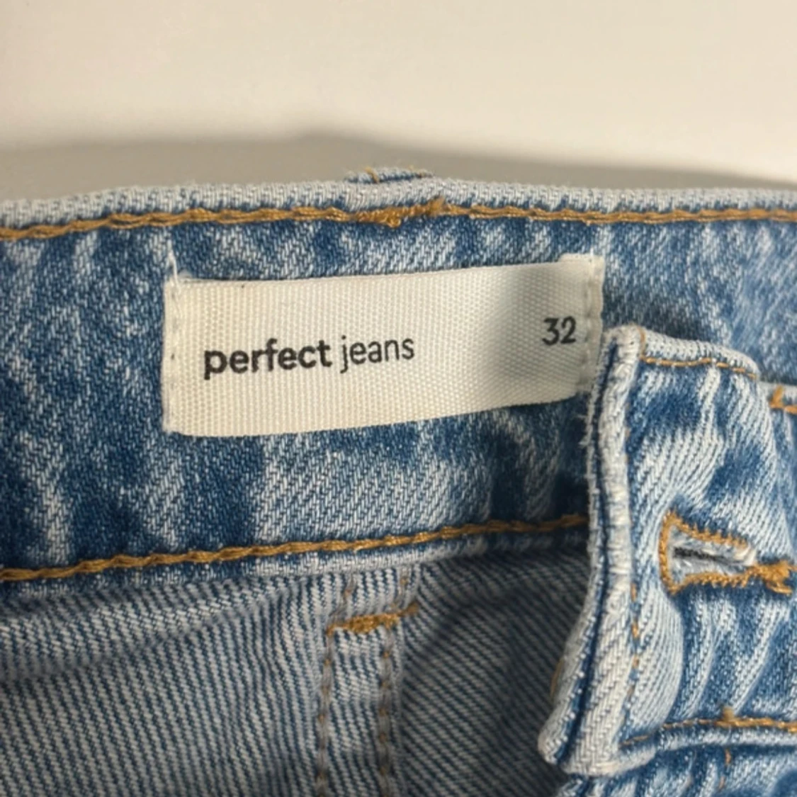 Perfekt ljusblå jeans i loose fit - 1