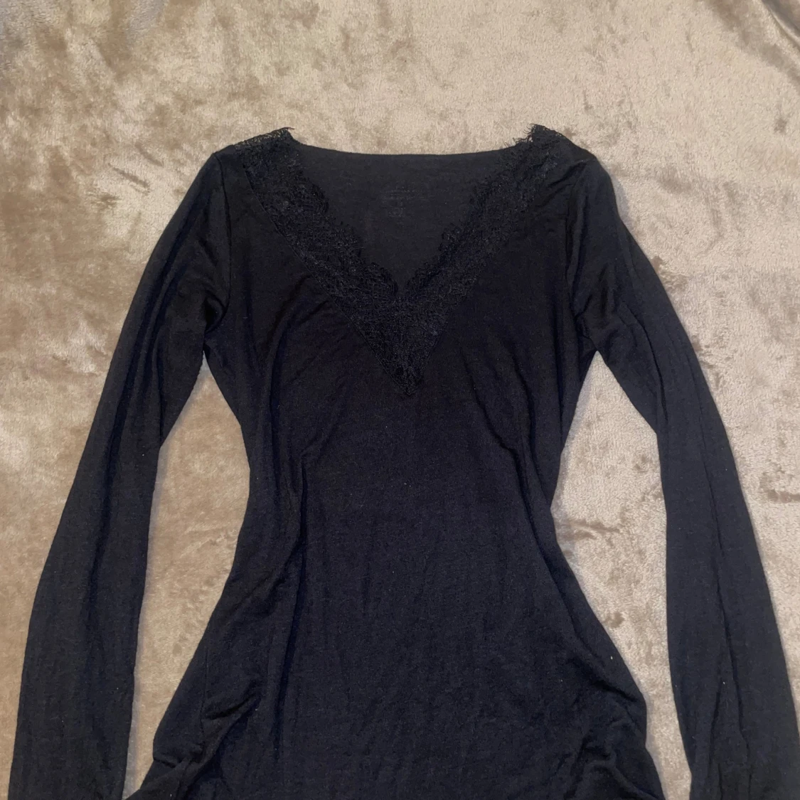Svart långärmad topp med spets
