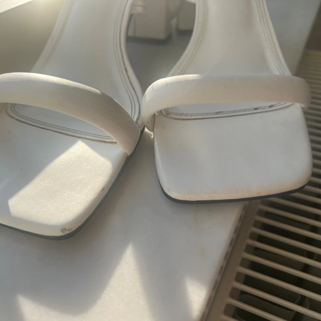 Vita sandaler med klack från XIT - 3