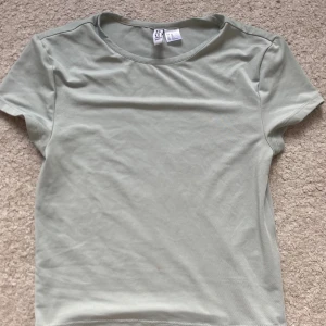kortärmad topp från H&M - Topp från hm som inte används