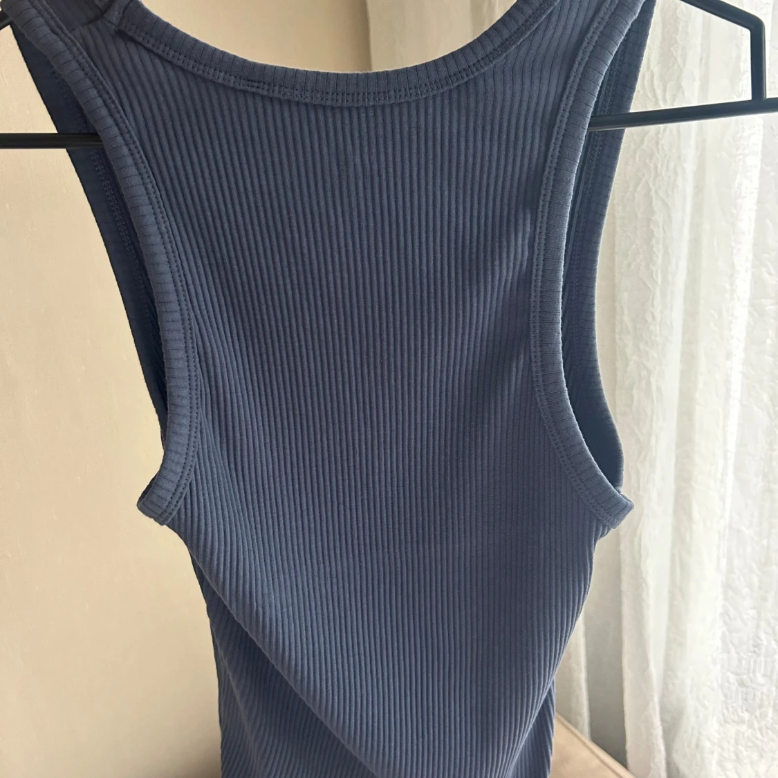 Blå ribbad linnetopp från 157 - 1