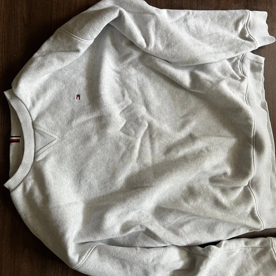 Grå sweatshirt från Tommy Hilfiger