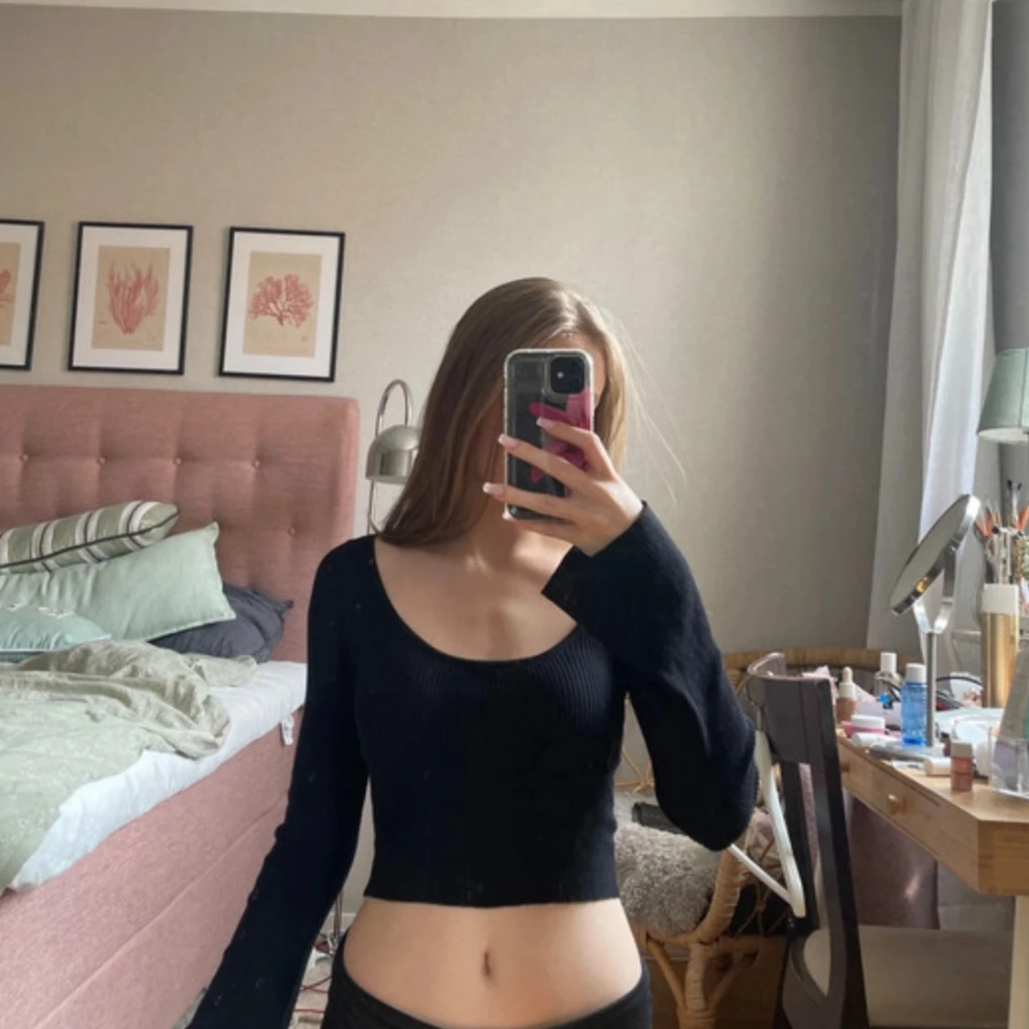 Svart ribbad croppad topp - 4