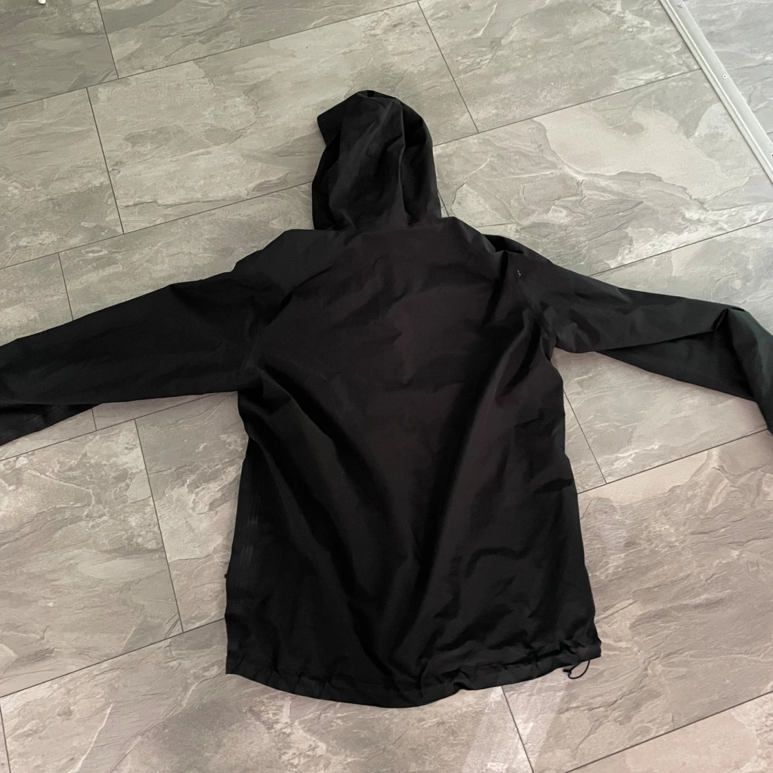 Svart vindjacka från Haglöfs - 1