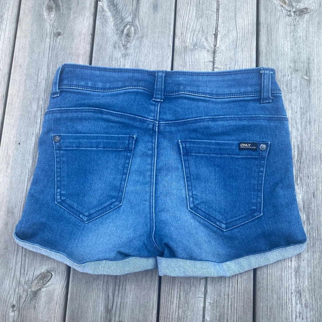 Blå jeansshorts från ONLY XS - 1