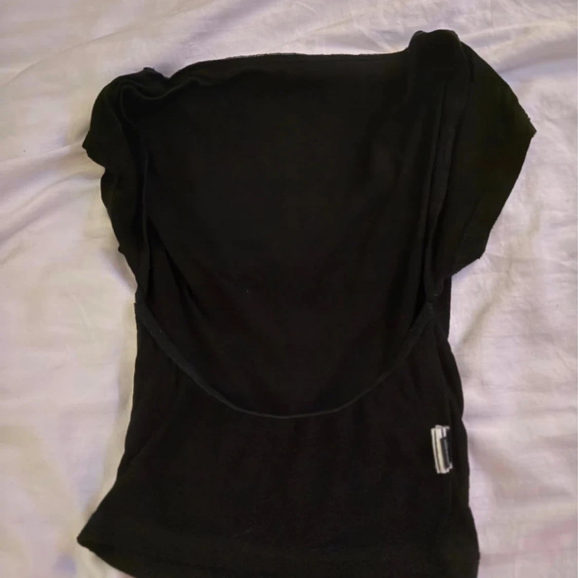 Svart topp öppen i ryggen - 1