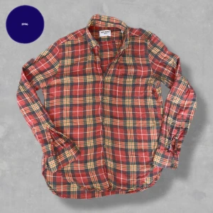 Our Legacy skjorta - Säljer nu denna grymt snygga jeans skjorta från Our Legacy! Skjortan är i ett bra skick, utan defekter. | Nypris: ca 3500 kr. | Skriv vid funderingar!