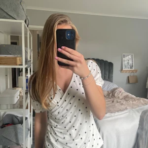 Prickig topp - Jätte söt topp från Sthlm LM💕