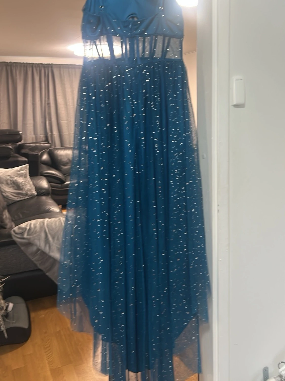 Blå glittrig långklänning - 1