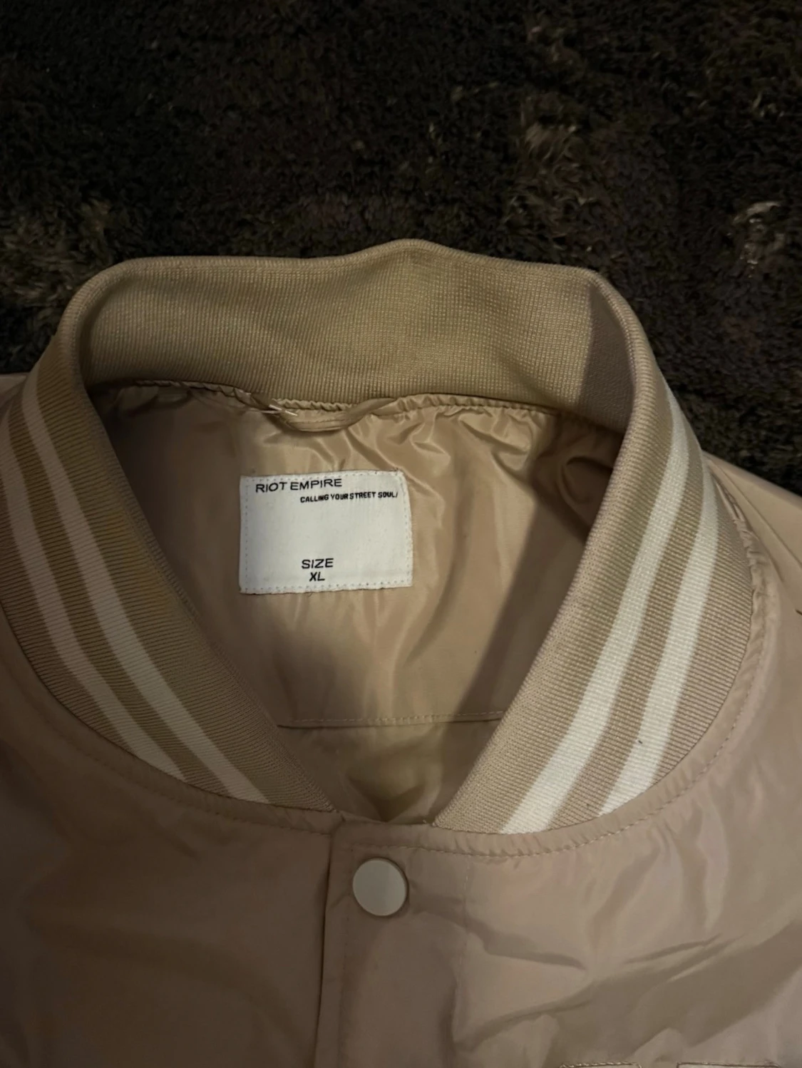 Beige och vit bomberjacka Riot Empire XL - 2