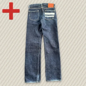 Momotaro GTB Selvedge  - A nice pair of Japanese Momotaro GTB Selvedge jeans! Size 29 on tag, slim straight fit. Great condition, see meassurements below!  Measurements: Waist – 37 cm, Rise – 24 cm, Thigh – 26.5 cm, Inseam – 77 cm, Length – 99 cm, Leg opening – 18 cm