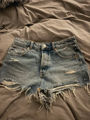 Jeansshorts - Jeansshorts från zara 