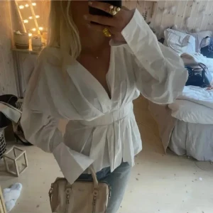 Skjorta/ blus - Blus som är tightare under bysten