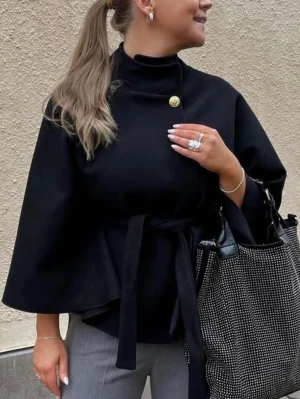 Poncho Blair - Säljer min blair poncho/kappa från Missäy då den tyvärr inte kommer till användning längre :(.  (katt finns i hemmet)