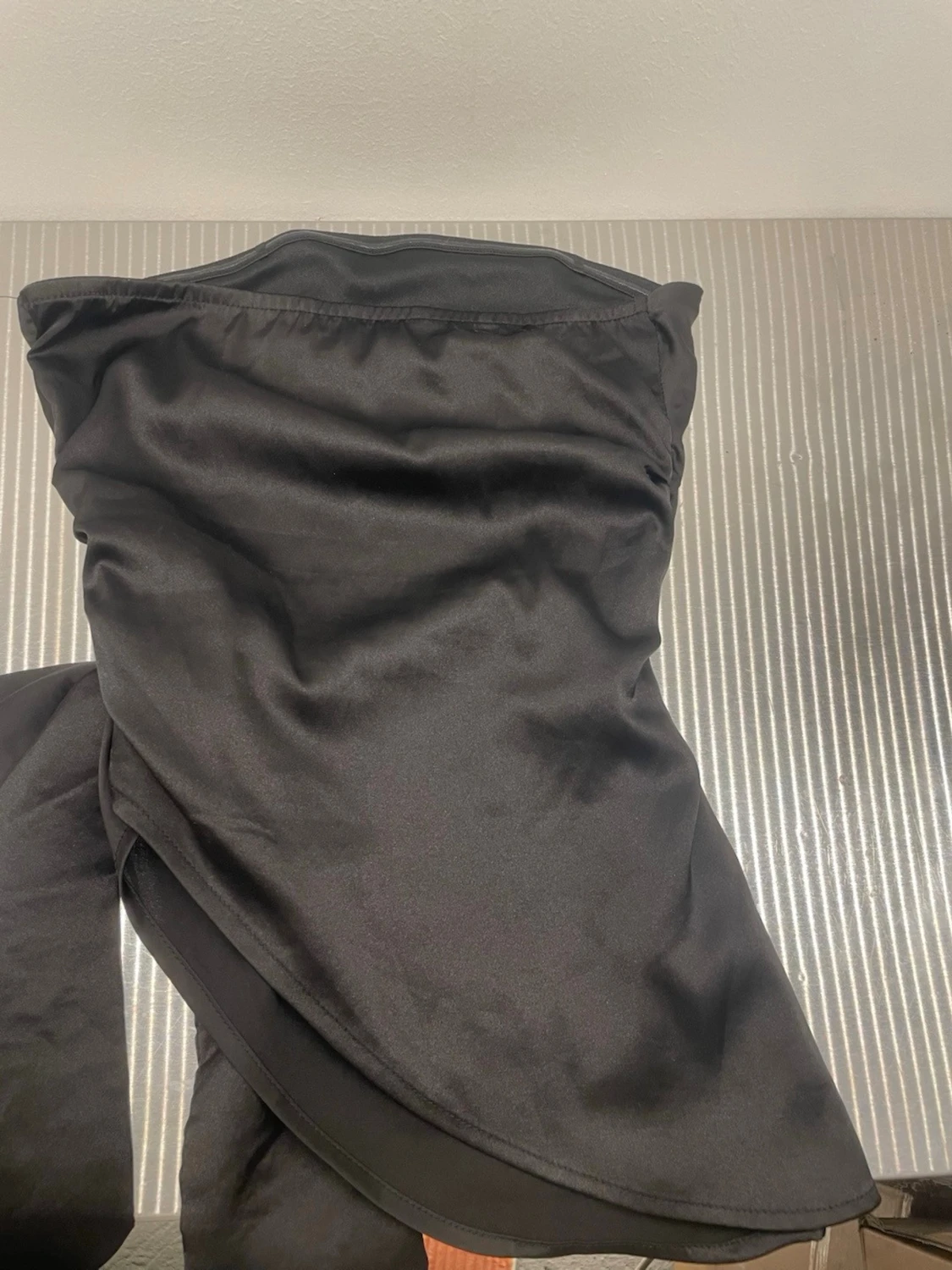 Svart axelbandslös tubtopp med knyt - 2