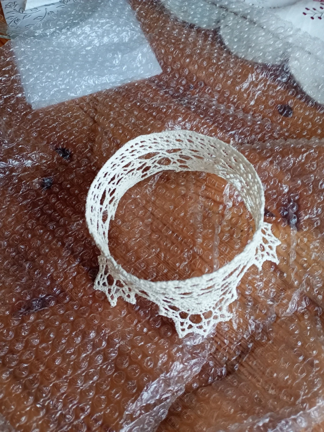 Handgjort spets brudkrona virkadi cremevitt - 5