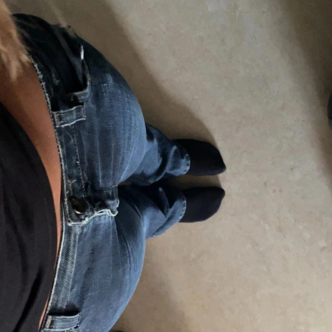 Bootcut jeans i mörkblå från Armani - 2