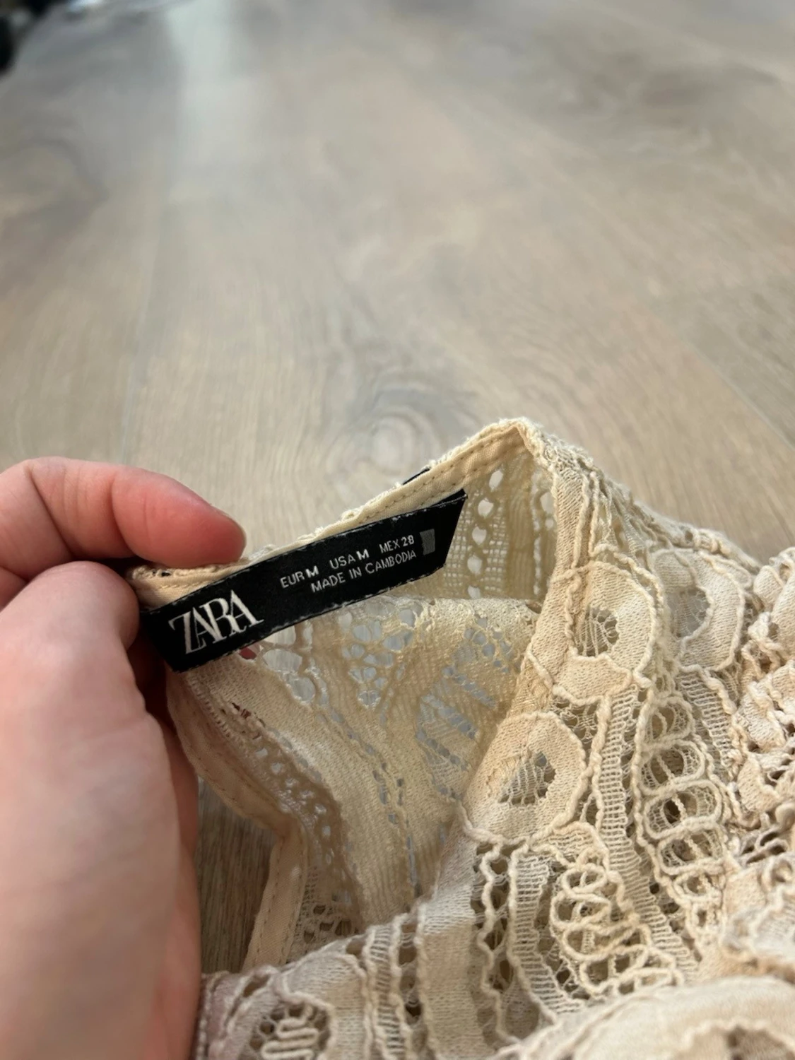 BeigeZara  spetsblus med volanger - 3