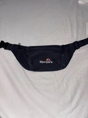 Djurgår'n magväska - Magväska från 2025.