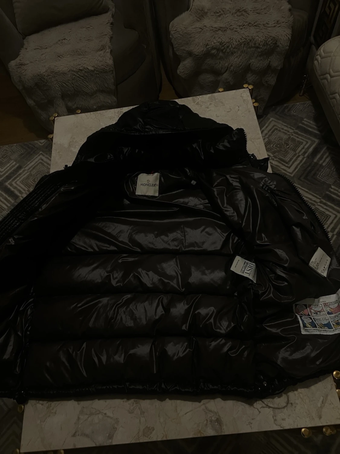 Svart Moncler dunjacka med huva - 4