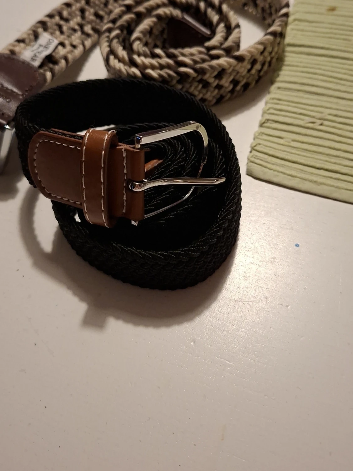 175 kr för båda 2!Flätat bälte från ONEWEAR och ett Från Kina - 2