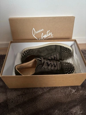 christian louboutin - Nästan helt nya, svåra att få tag på 