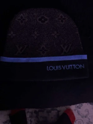 En rutig mössa  - En jätte fin mössa som har inte kommit till vara skicken är bra på den 😁