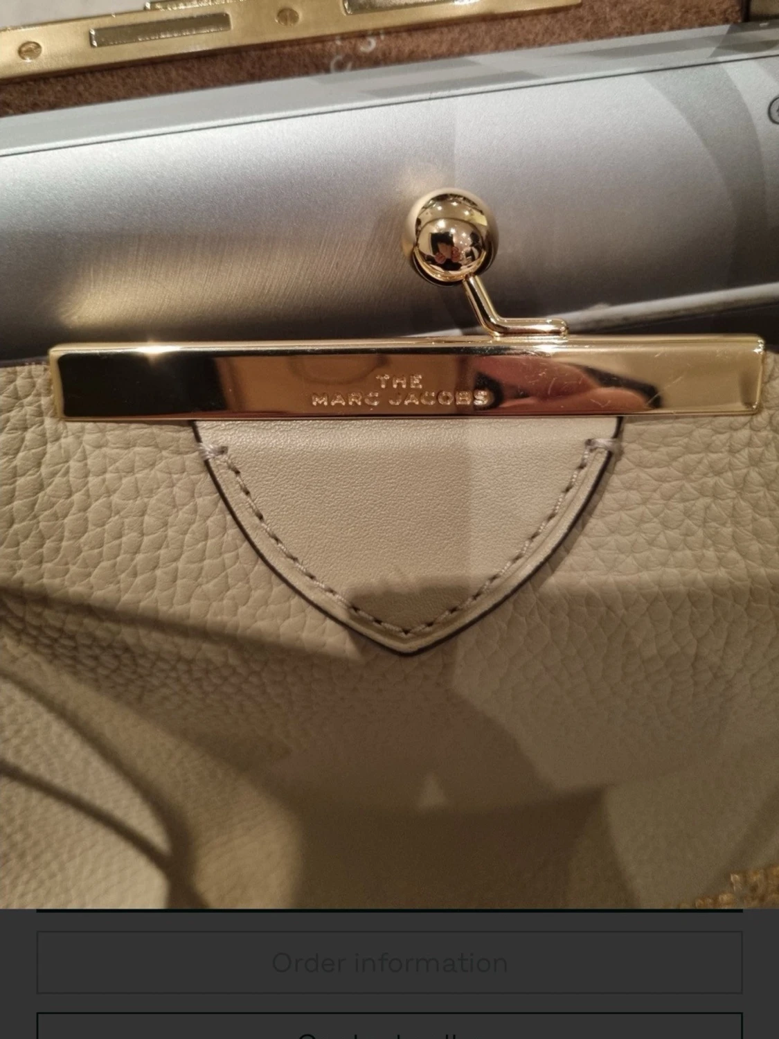 Beige handväska från Marc Jacobs - 4