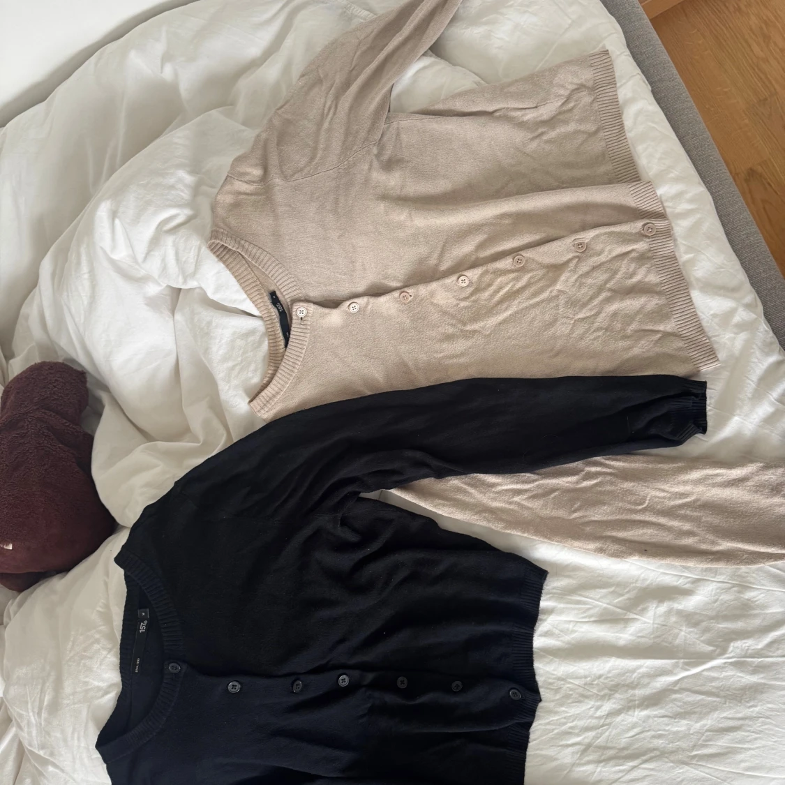 Beige och svart kofta från 157 - 2