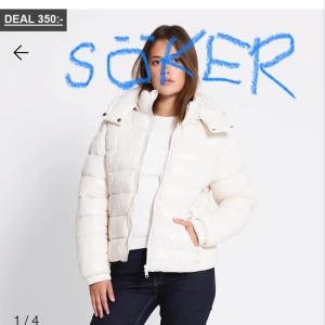 SÖKER nikki lager 157 S - Söker nikki kort pufferjacka från lager 157 den är slutsold i min storlek 🫩men om nån har den bara skriv till mig