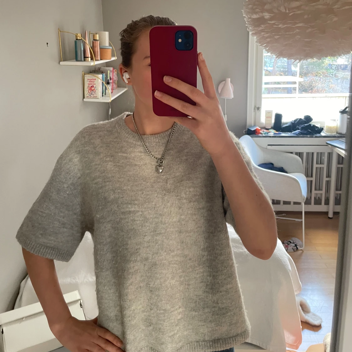 Grå stickad tröja med kort ärm - 2