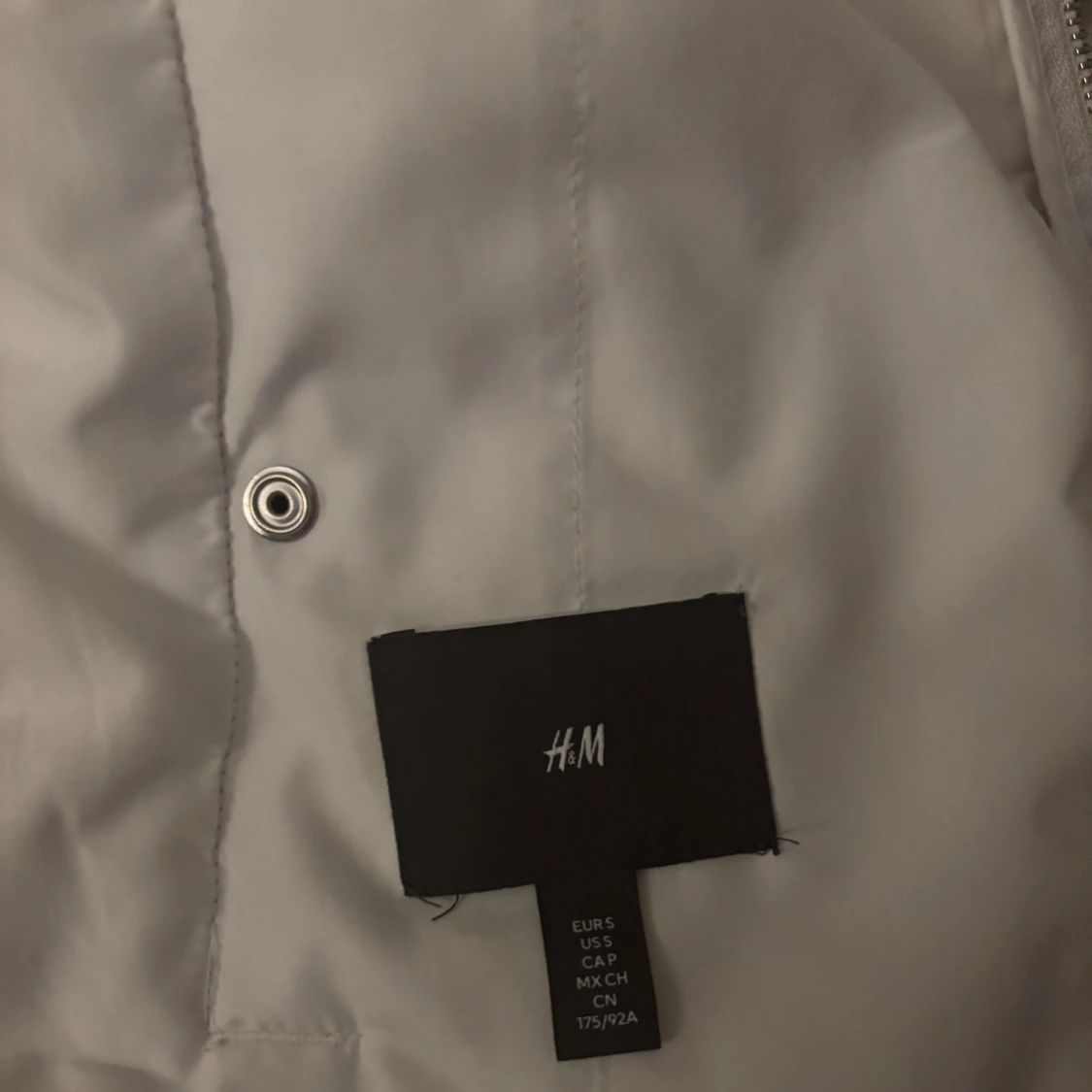 Ljusgrå cardigan pufferjacka med huva - 4