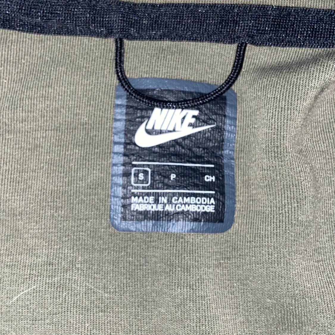 Olivgrön nike tech fleece Small - 2