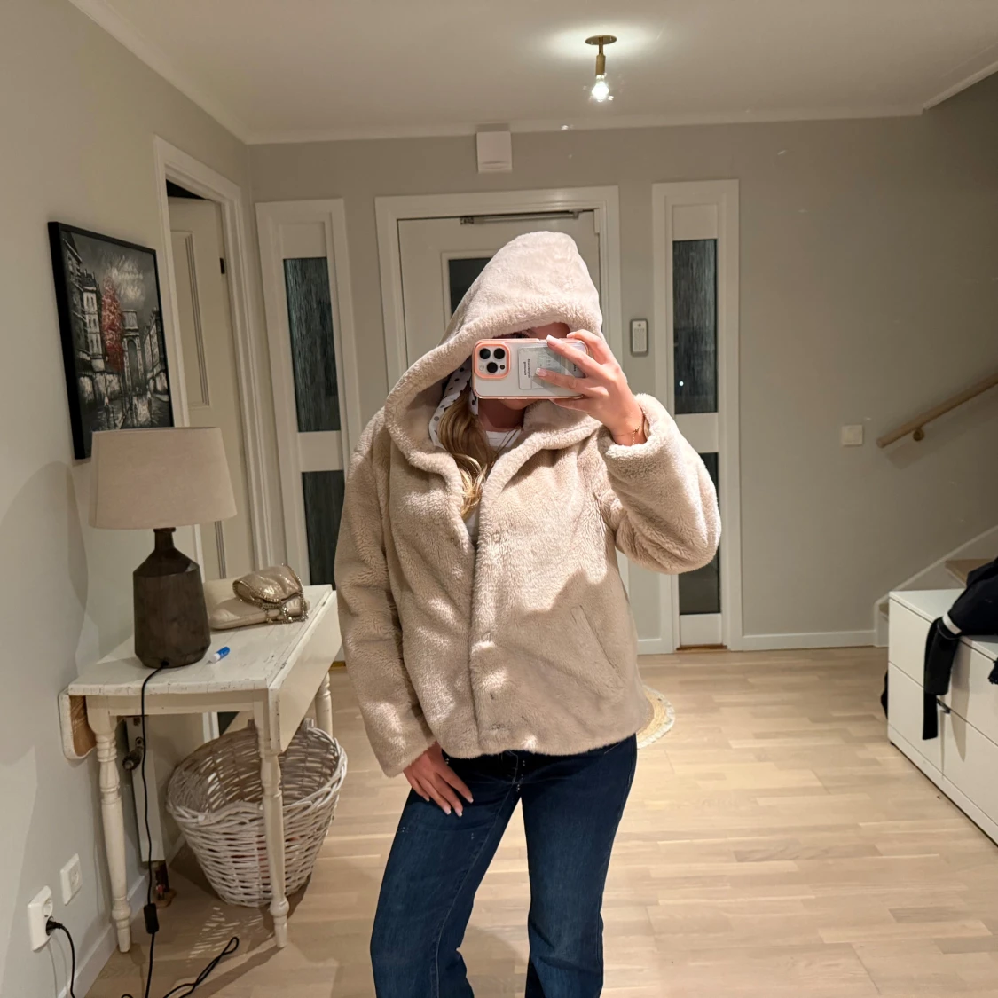 Beige teddyjacka med luva - 1