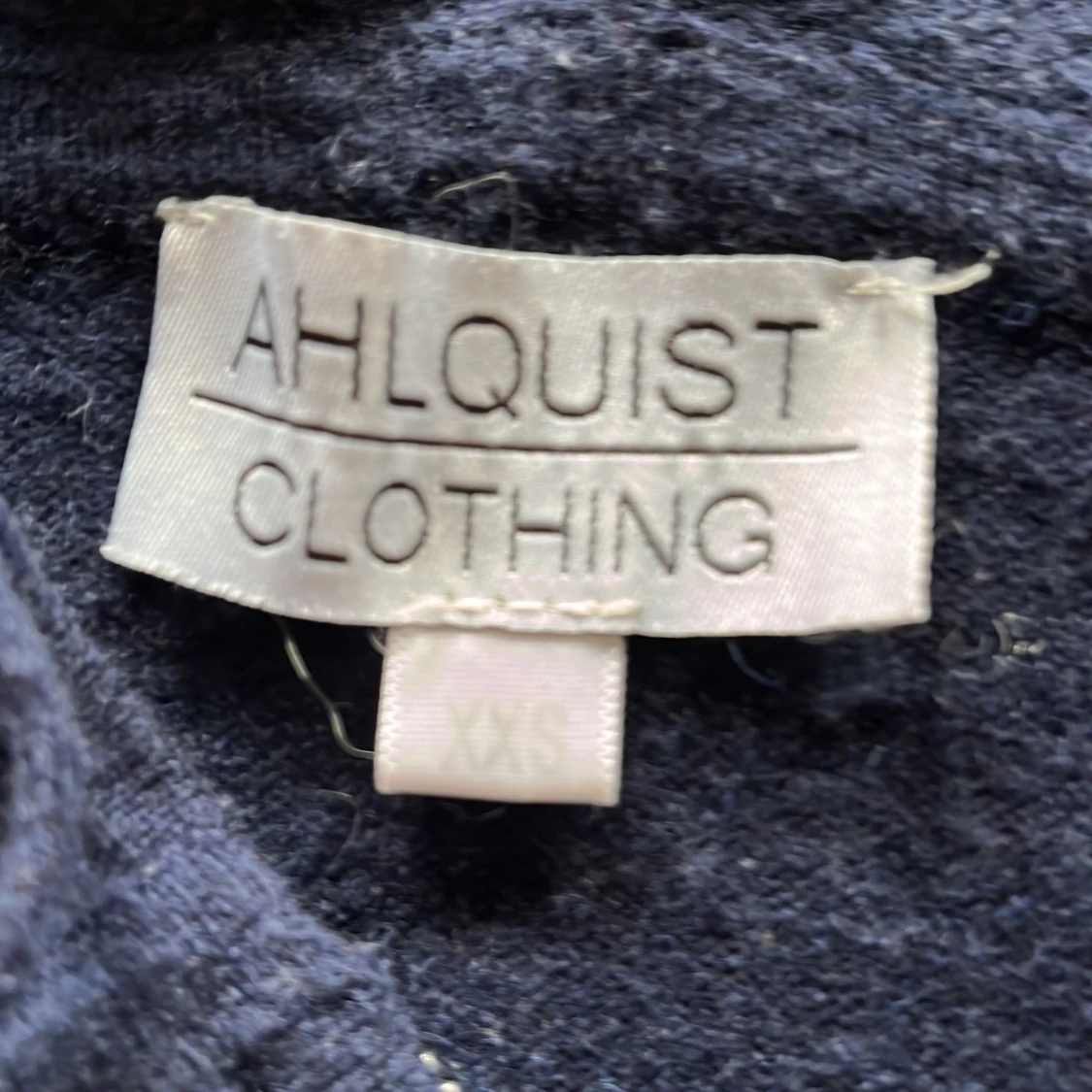 Mörkblå hoodie från Ahlquist Clothing - 2