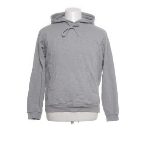 Grå hoodie från Vailent med huva - Grå hoodie från Vailent i storlek S. pris 500 kom med förslag