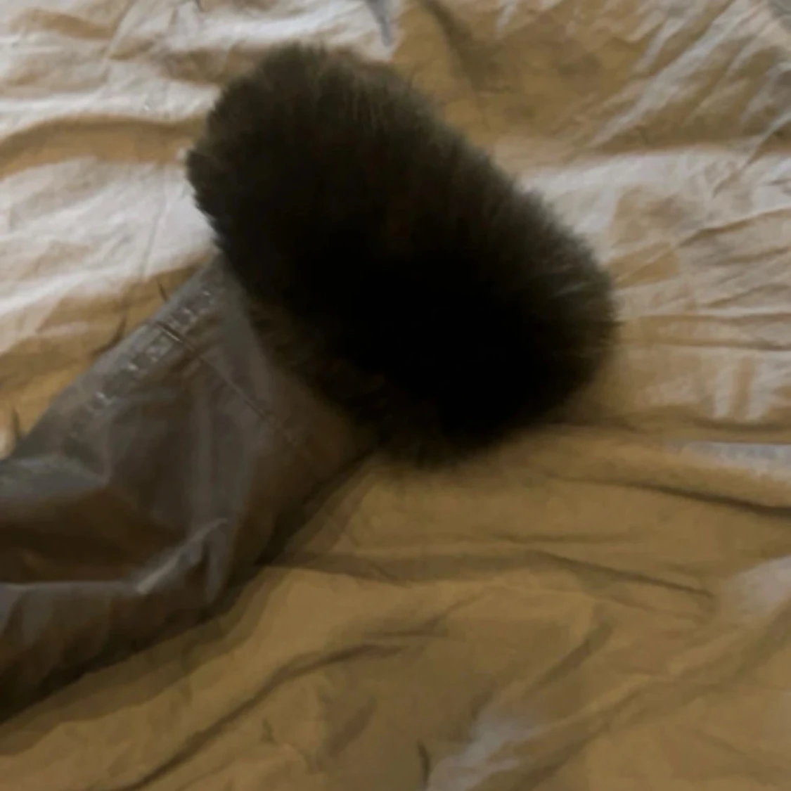 Svart pälsjacka med fluffig krage - 2