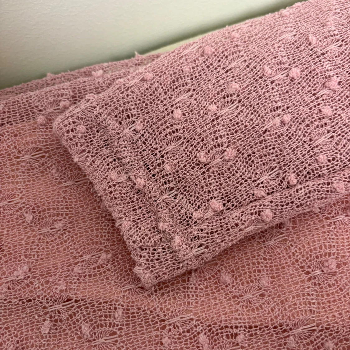 Rosa stickad långklänning med struktur - 3