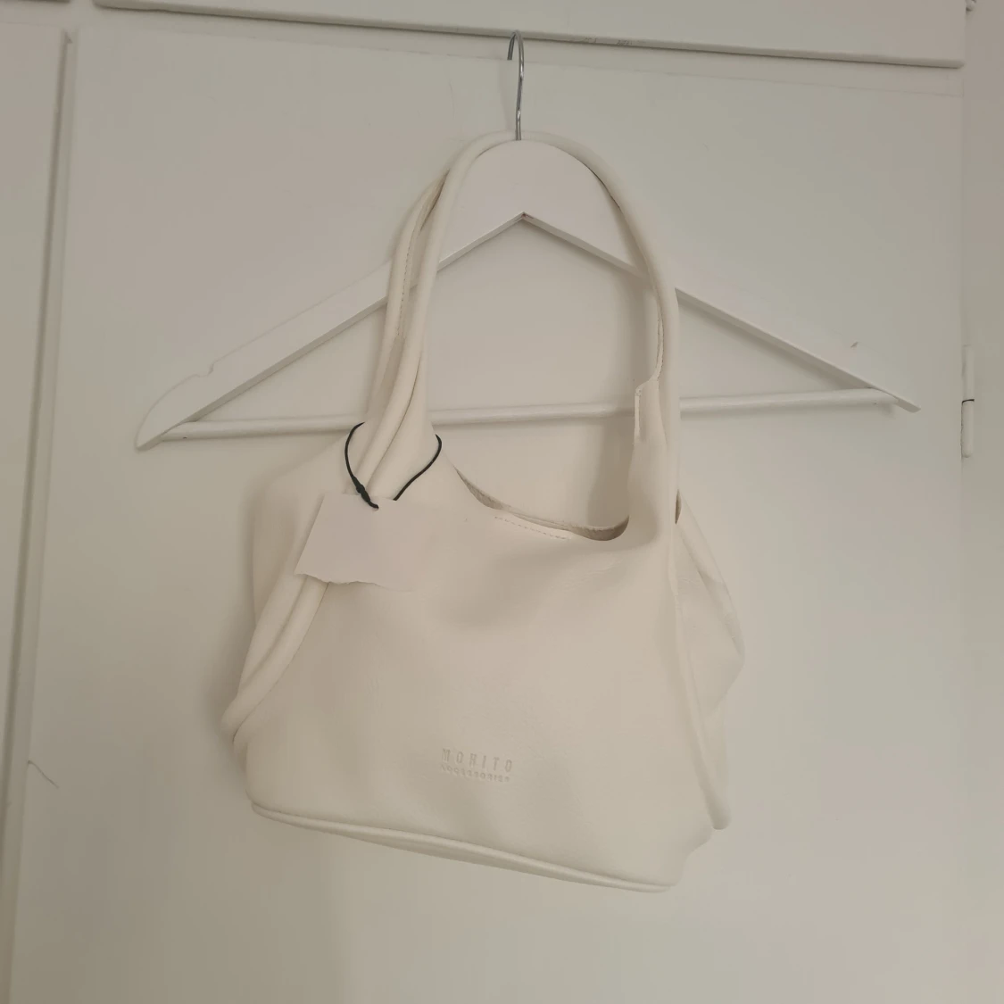 Vit axelväska från Mohito Accessories