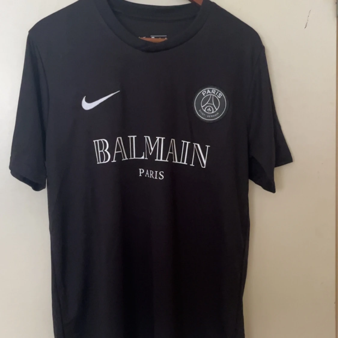 Svart fotbollströja