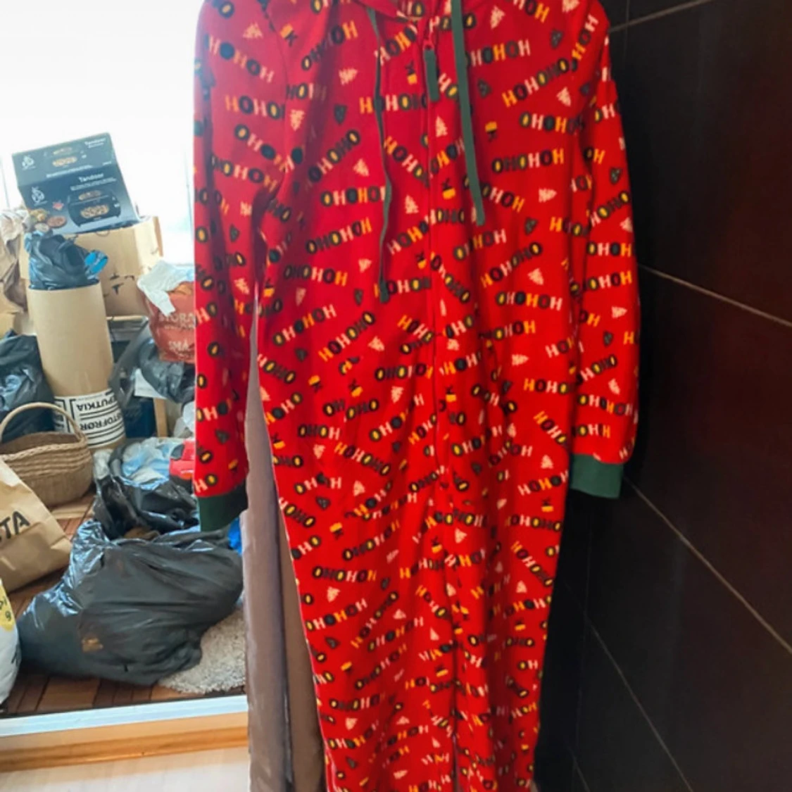 Röd julig onesie med huva - 3