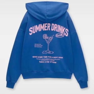 SÖKER! - Söker denna hoodie!! Skriv om du har i vilken storlek som helst💙