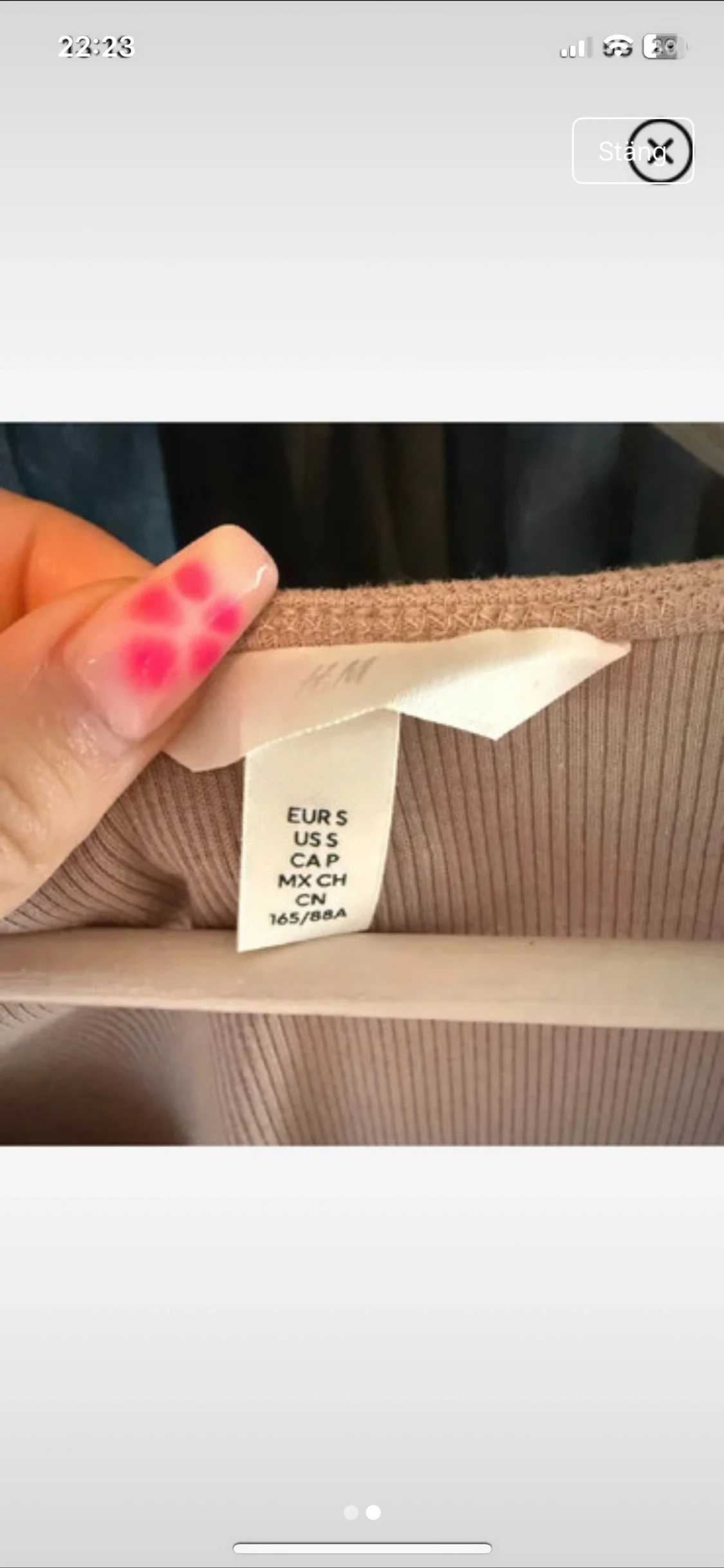 Beige ribbad topp med knappar - 1