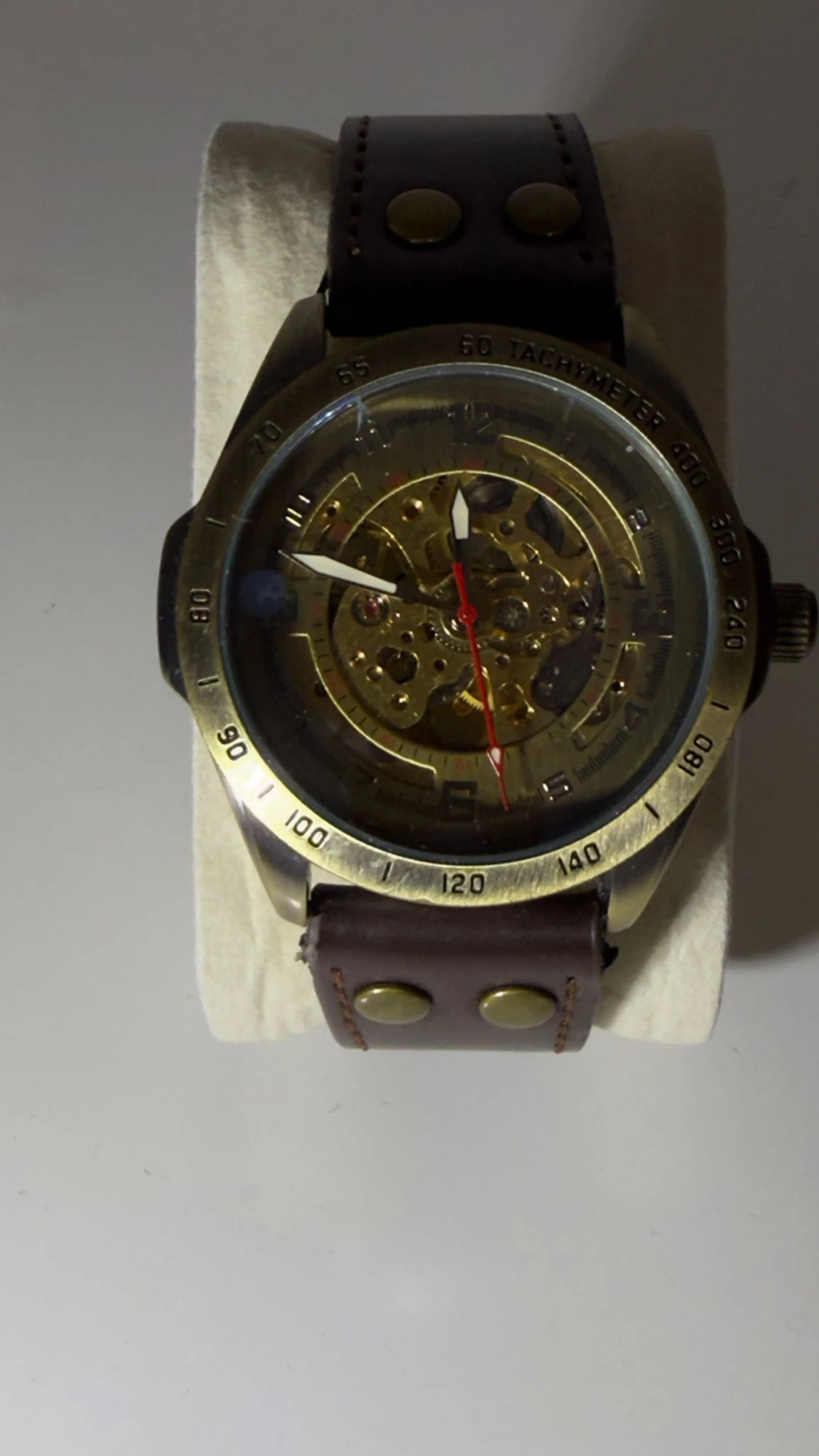 Skelettklocka med brunt läderband