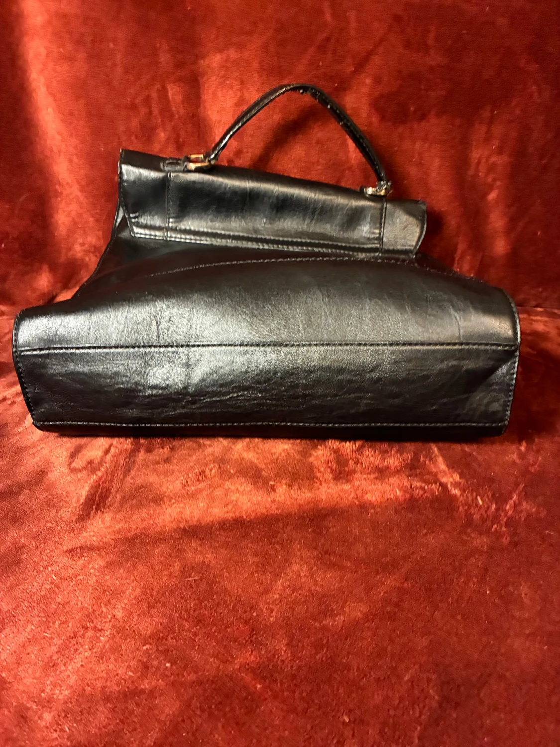 Svart handväska från Guess i skinn - 6