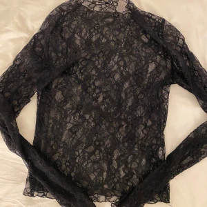 Spetstopp - Svart Spetstopp från Gina❤️perfekt till fest eller finmiddag☺️