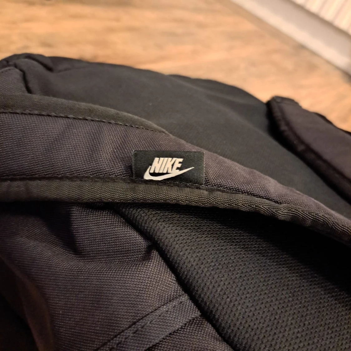 Svart ryggsäck från Nike - 3
