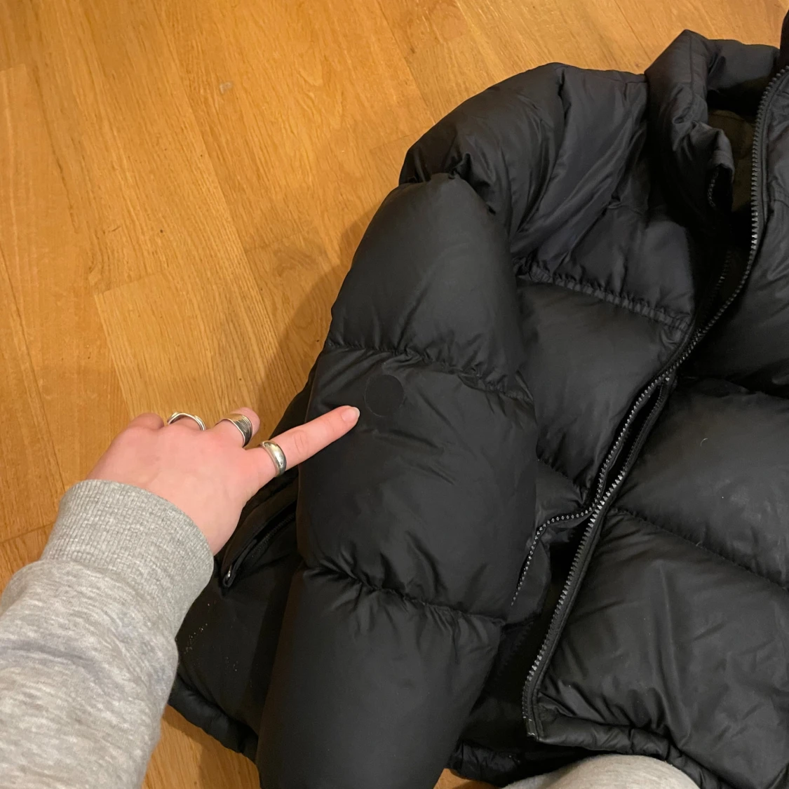 Svart pufferjacka från The North Face - 4