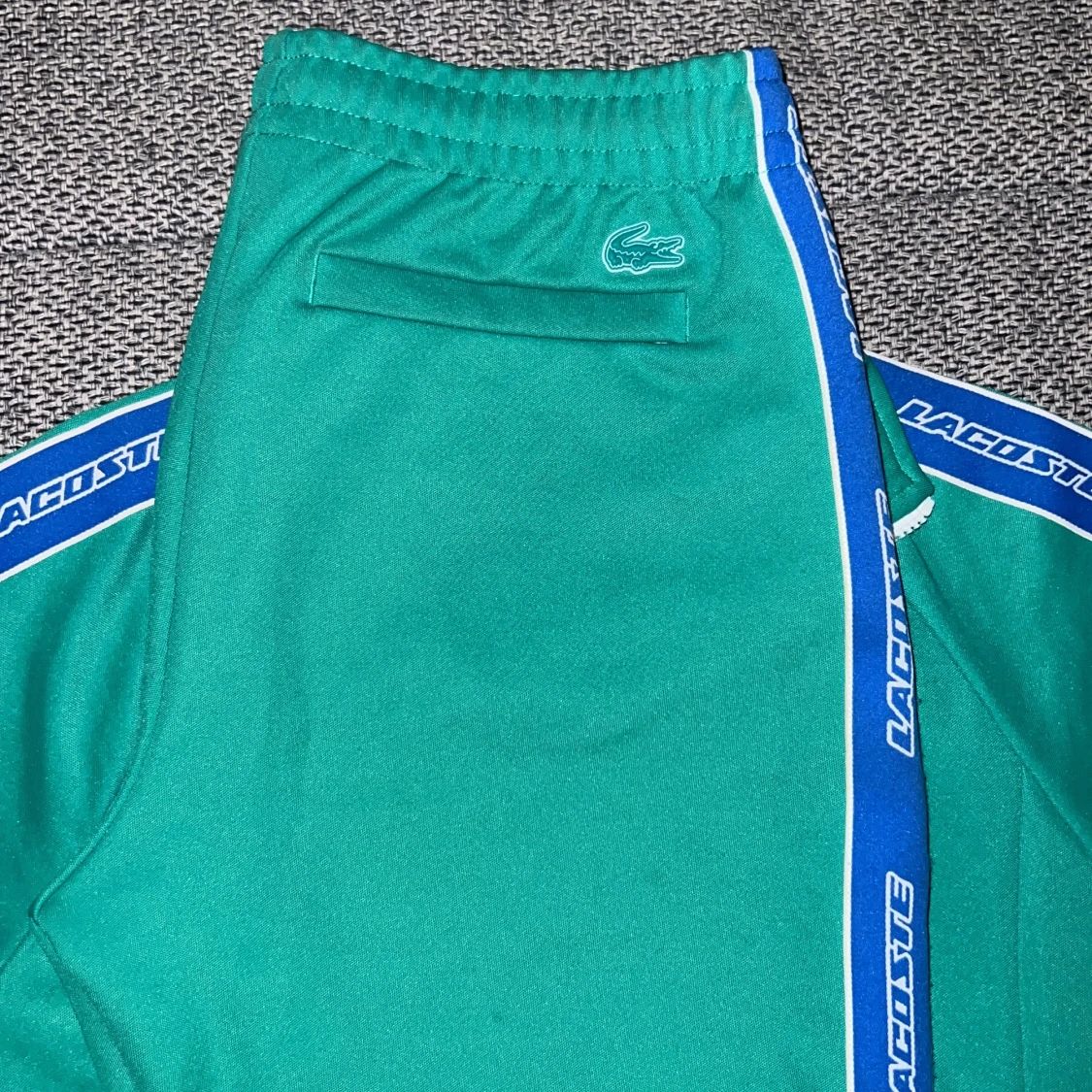Grön tracksuit från Lacoste - 4
